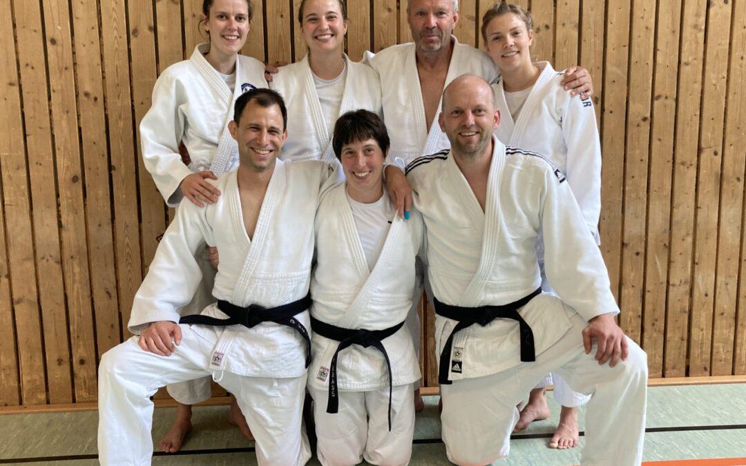 Erfolgreiche Judo-Schwarzgurtprüfung in Altusried