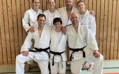 Erfolgreiche Judo-Schwarzgurtprüfung in Altusried